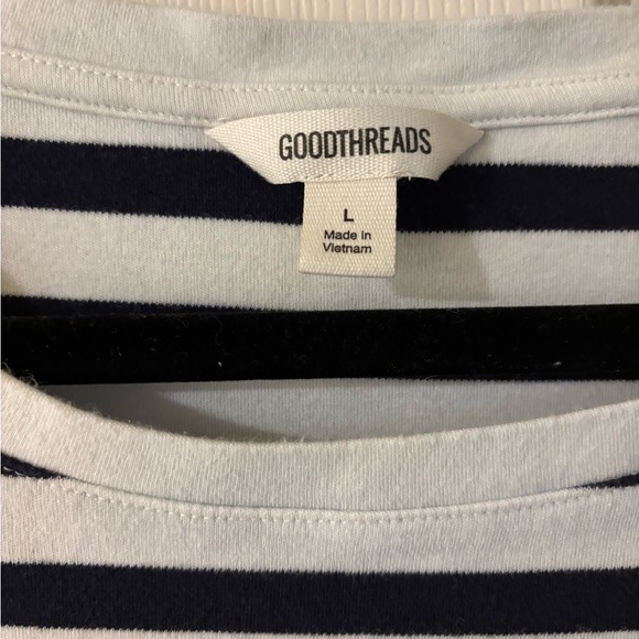 Goodthreads Women’s Navy and White Striped Tee Large - Picture 2 of 6